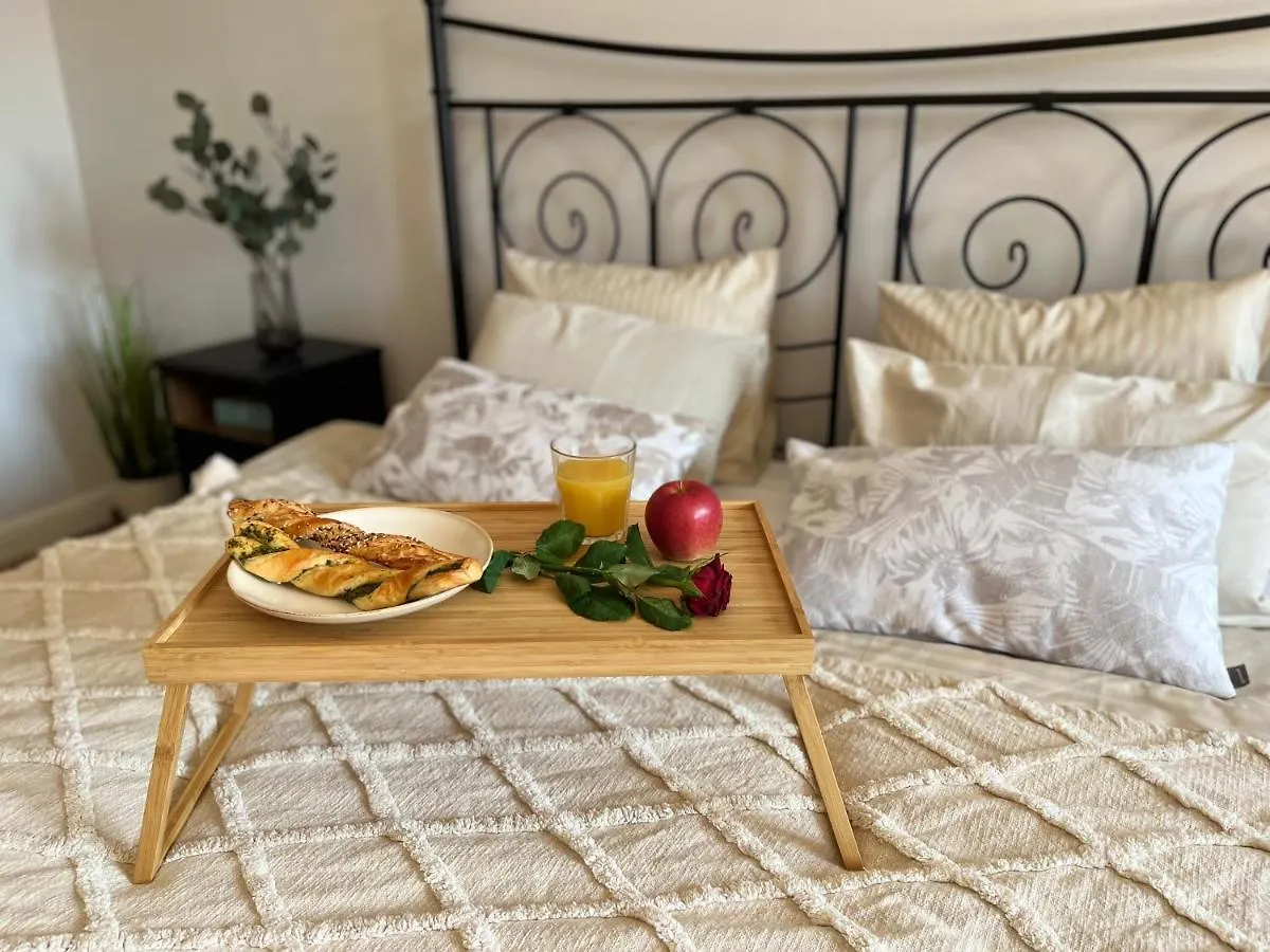 72M2 Spacious Krakow Apartments By Rentujemy location